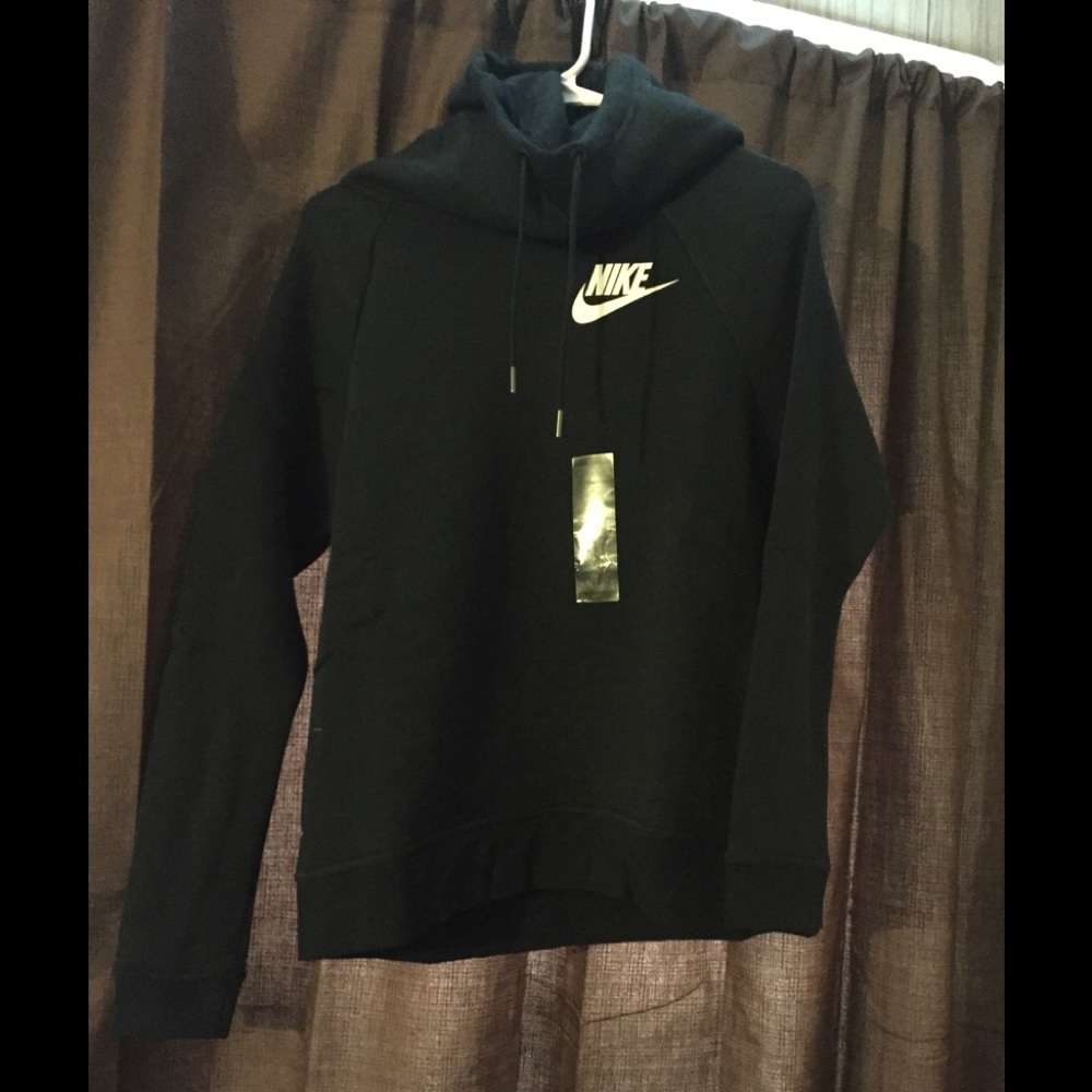 Nike Woman’s Hoodie NWT!!